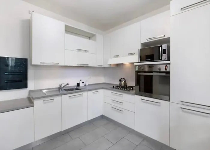 Easy Con Parcheggio Gratuito Collegamento Con La Svizzera 아파트