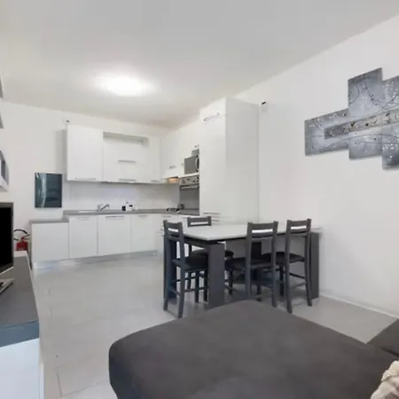 Apartamento Easy Con Parcheggio Gratuito Collegamento Con La Svizzera Como
